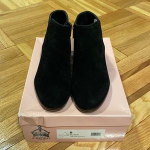 Brand new Crown Vintage Black Booties Size 8